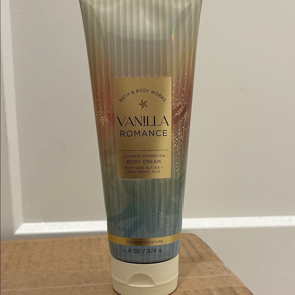Bath & Body Works (NWT) Vanilla Romance Ultimate Hydration Body Cream